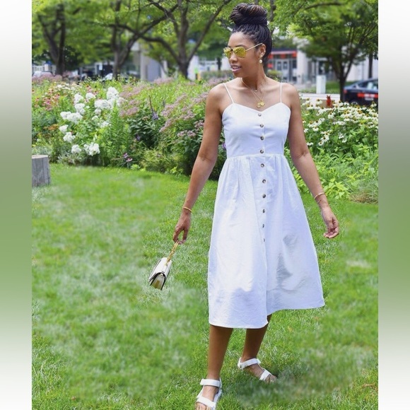 H&M Dresses & Skirts - H&M white linen blend button front dress with back smocking for easy fit